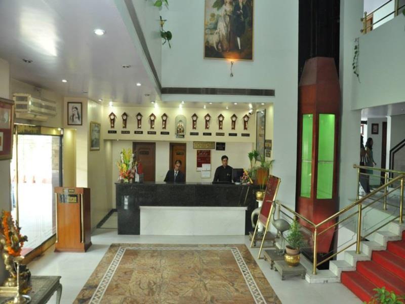 Oyo 18814 Hotel Maya International Τζαϊπούρ Εξωτερικό φωτογραφία